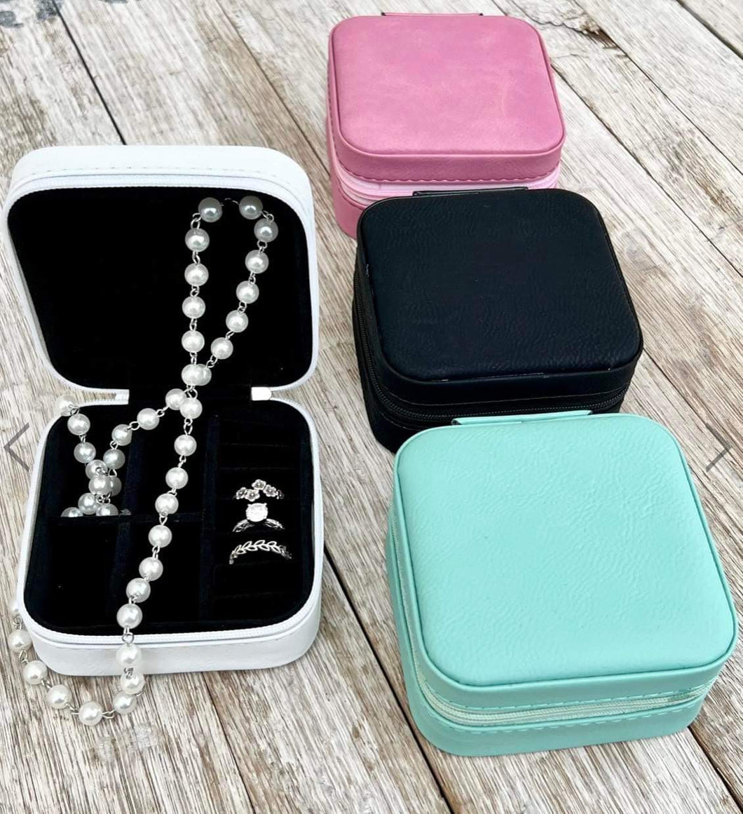 Travel jewelry organizer
