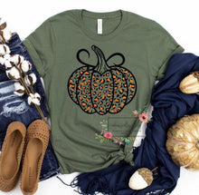 Load image into Gallery viewer, Breanna’s fall TEE party

