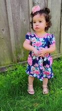 Load image into Gallery viewer, Navy floral pocket dress

