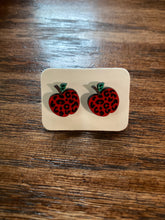 Load image into Gallery viewer, stud earrings
