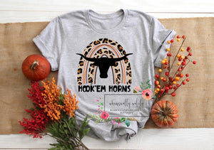 Hook em horns tee